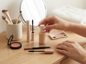 Beginner’s Guide to Makeup: What You Actually Need to Start 42 Beginner’s Guide to Makeup: What You Actually Need to Start