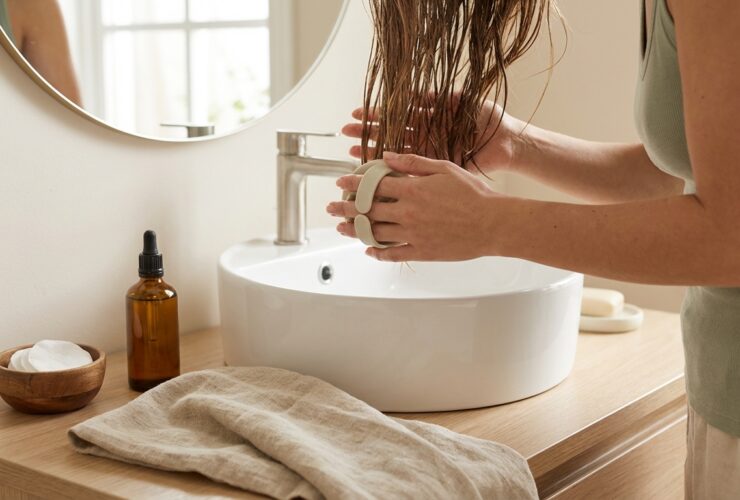 How to Use a Scalp Massager Brush at Home 47 How to Use a Scalp Massager Brush at Home